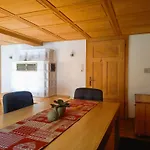 Haus Kanisfluh 度假居 *